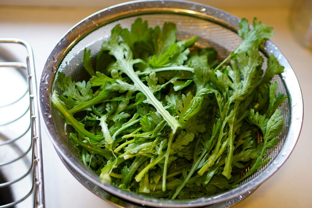 Chrysanthemum Greens With Walnut Dressing - Prep