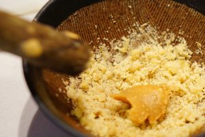 Chrysanthemum Greens With Walnut Dressing - Step2