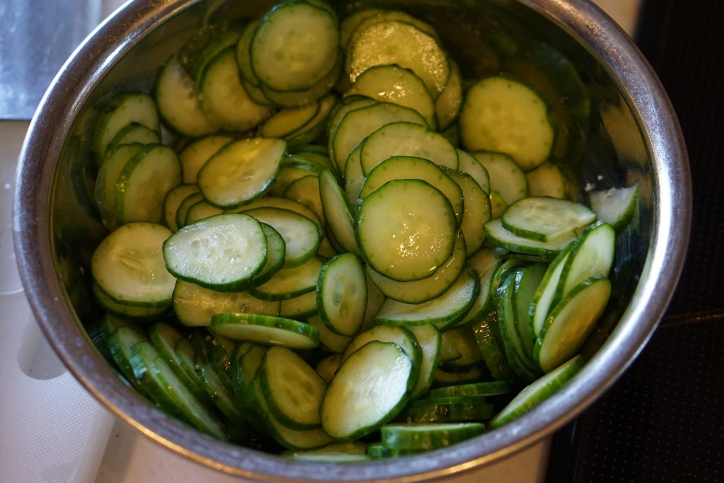 Cucumber and wakame in vinegar dressing - Step2
