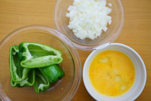 Washoku-Style Stuffed Piman - Preparation