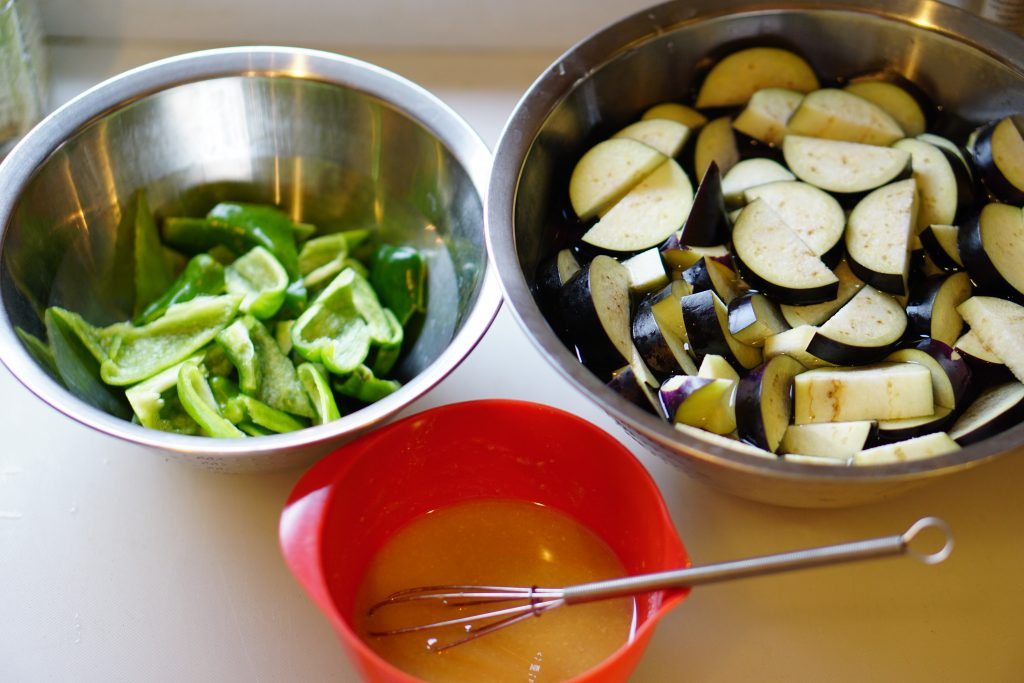 Sweet Miso-Braised Eggplant and Green Pepper - Preparation