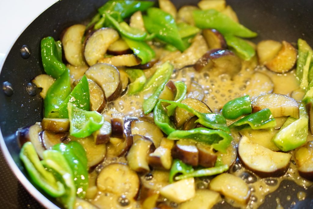 Sweet Miso-Braised Eggplant and Green Pepper - Step3